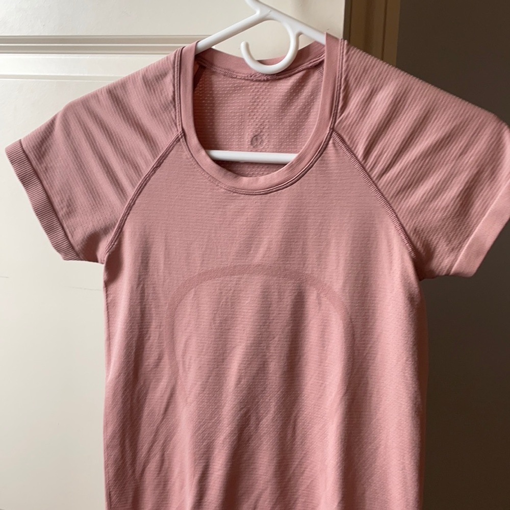Swiftly Tech Short Sleeve Shirt